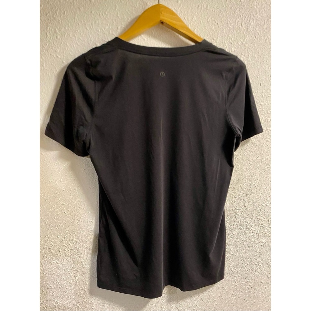 Lululemon Black V-Neck Women's Top large - Picture 2 of 2